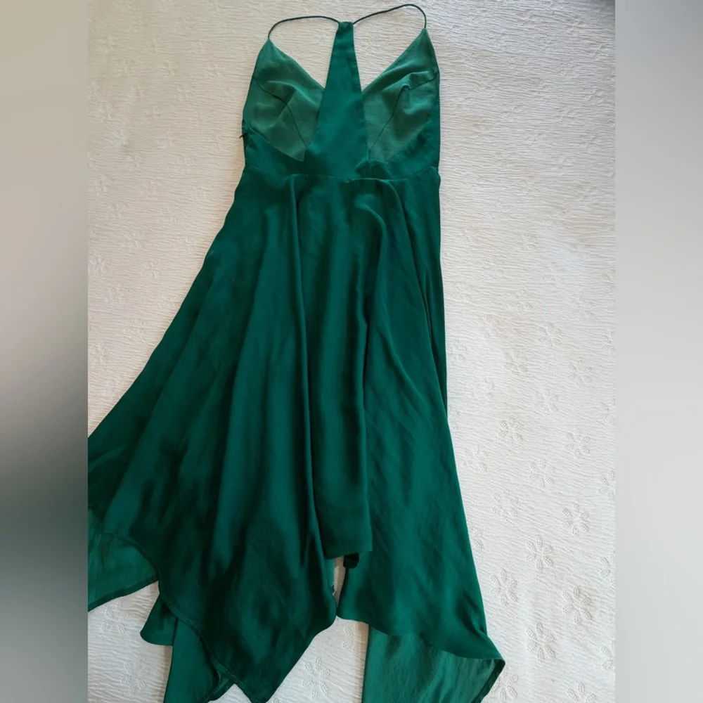 Kimchi Blue Formal Midi Dress emerald green size 8 sleeveless high low - Picture 7 of 15